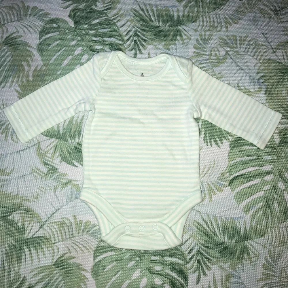 Newborn boy lot babygap set of 4, 0-3 months